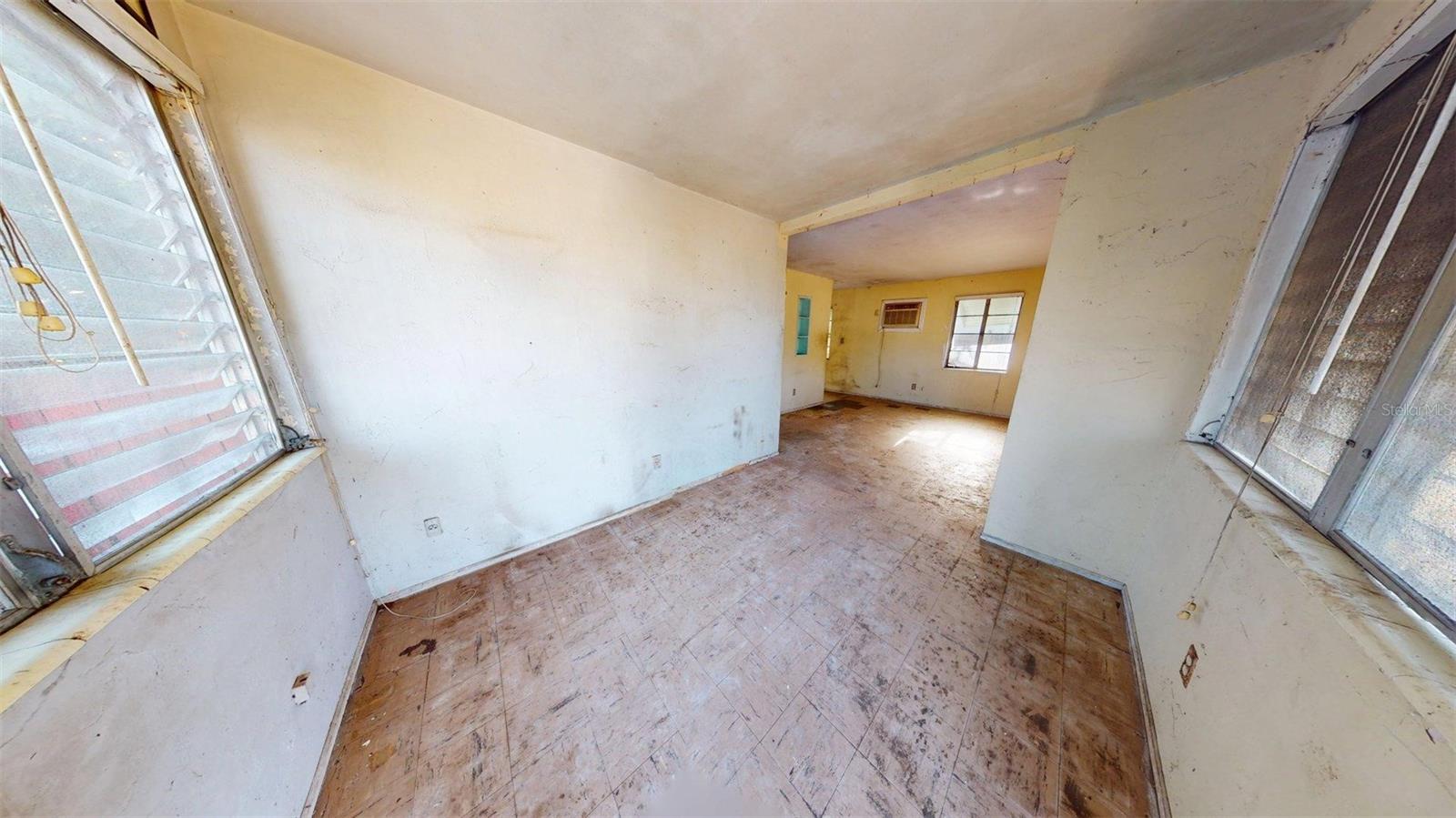 Image 3 of 23 For 5009 12th Avenue S