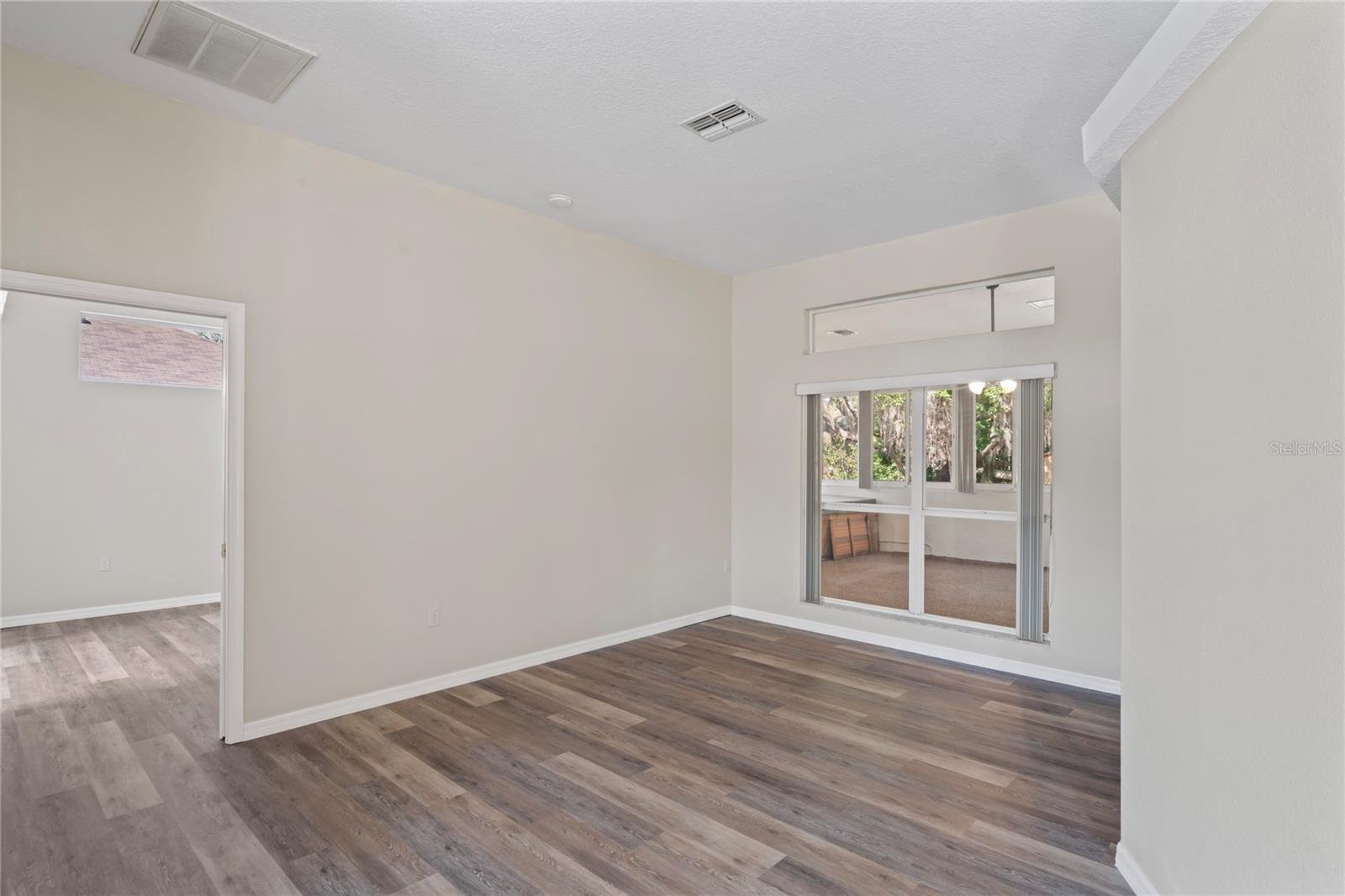Image 10 of 62 For 223 Eastpoint Court