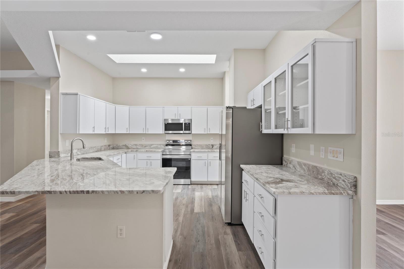 Image 12 of 62 For 223 Eastpoint Court