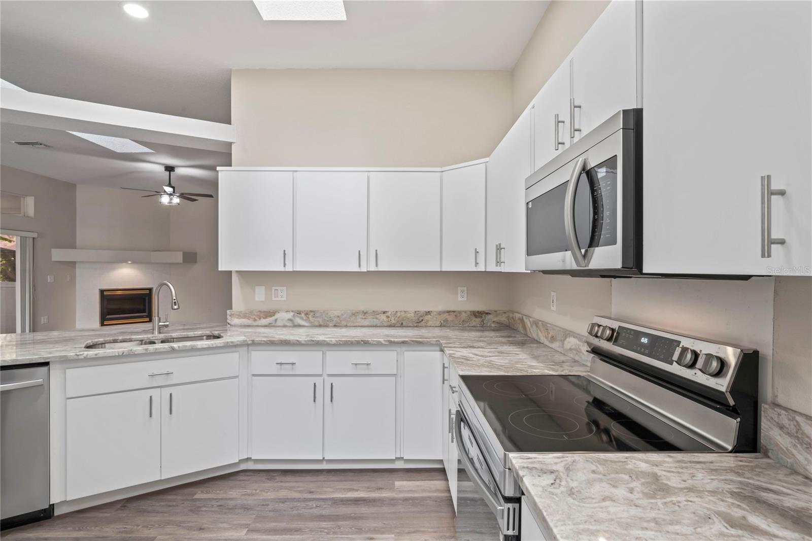 Image 15 of 62 For 223 Eastpoint Court