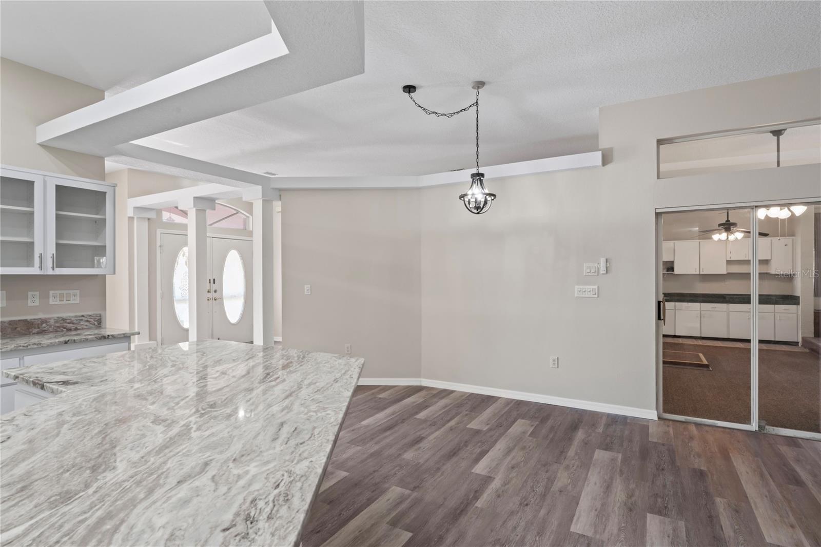 Image 18 of 62 For 223 Eastpoint Court
