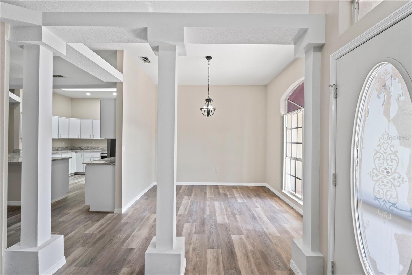 Image 19 of 62 For 223 Eastpoint Court