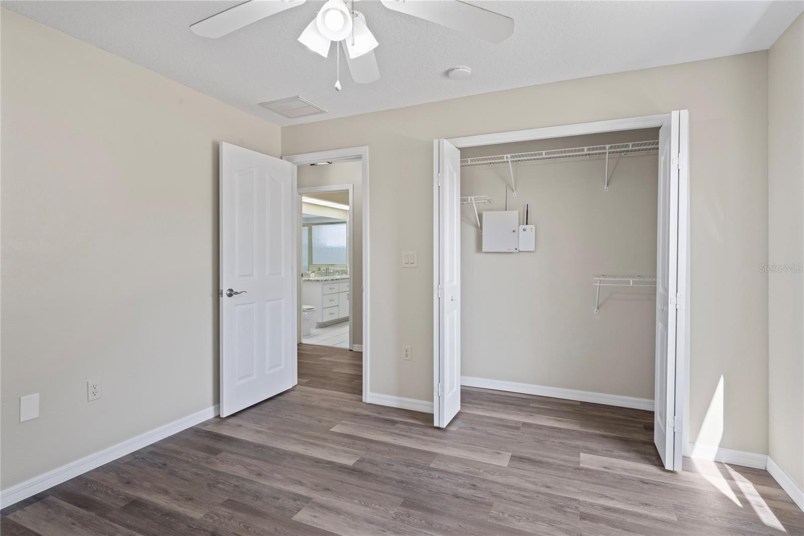Image 35 of 62 For 223 Eastpoint Court