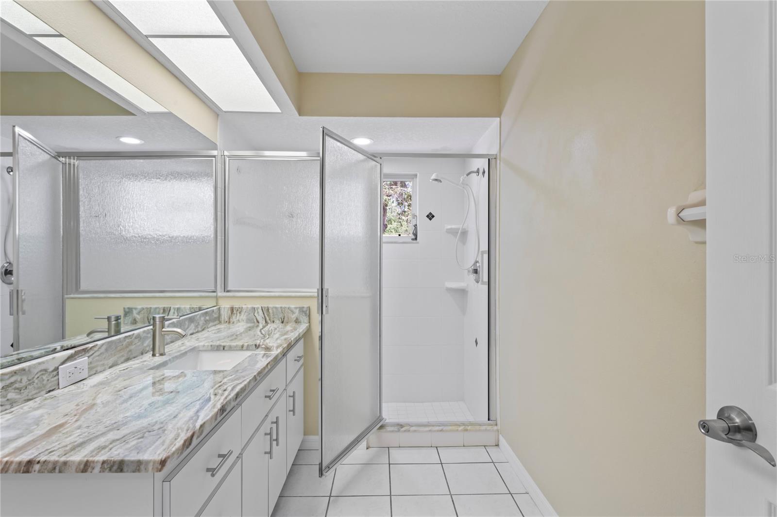Image 37 of 62 For 223 Eastpoint Court