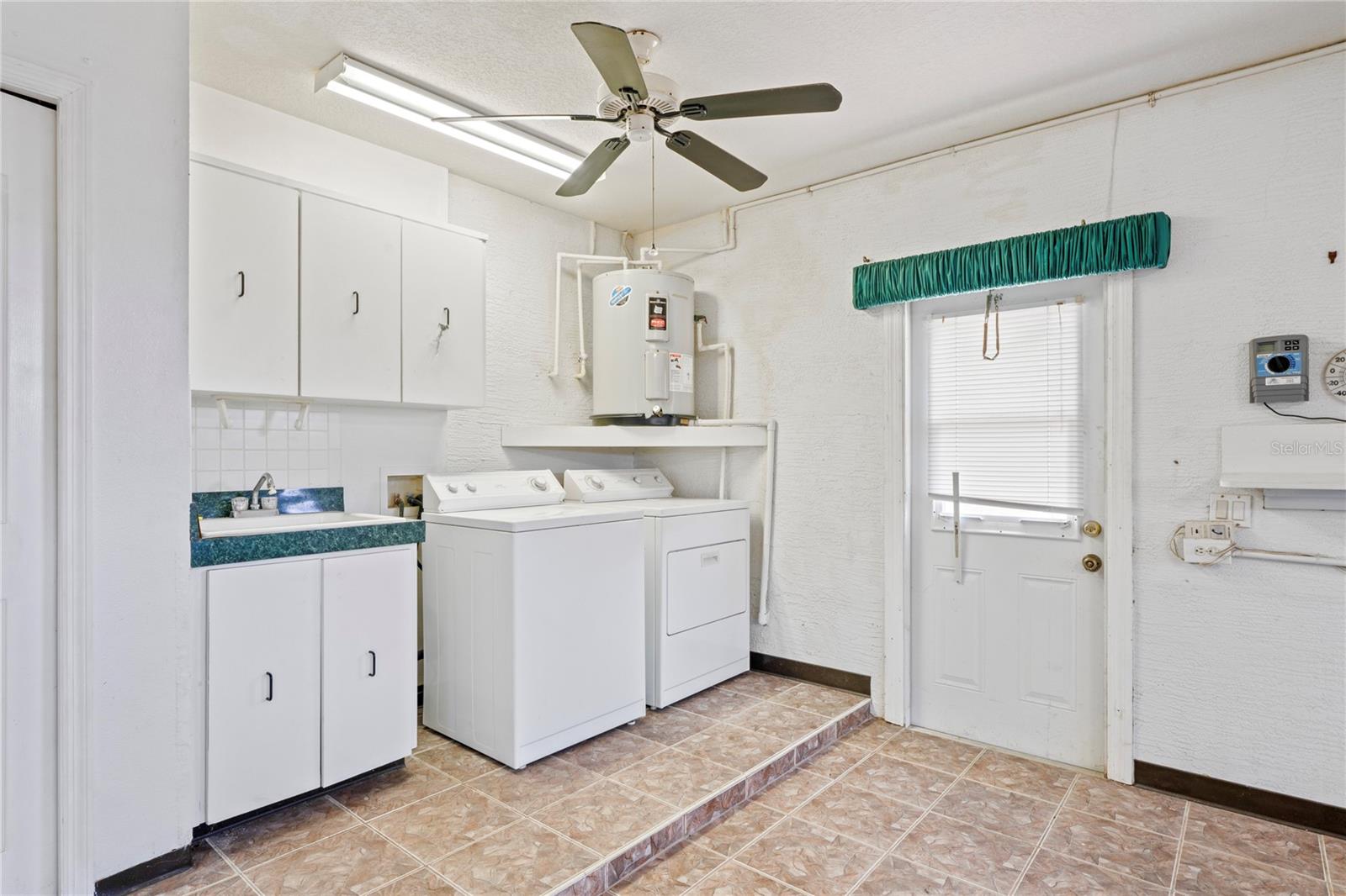 Image 44 of 62 For 223 Eastpoint Court