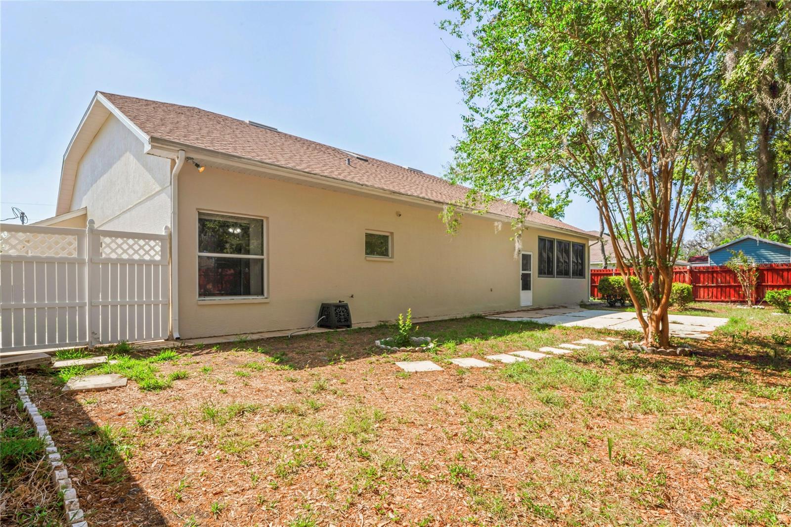 Image 47 of 62 For 223 Eastpoint Court