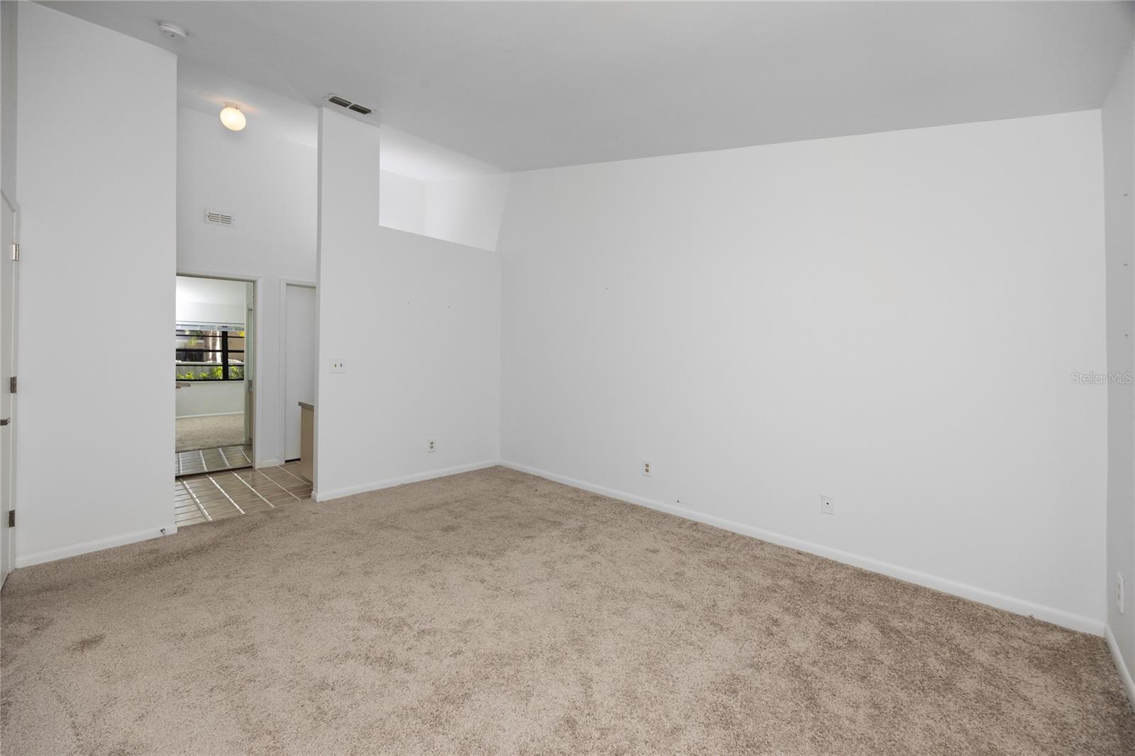 Image 22 of 65 For 944 San Carlos Court Ne