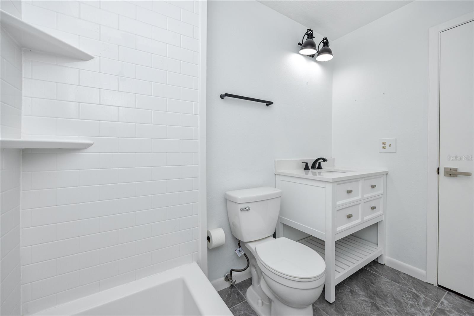 Image 32 of 65 For 944 San Carlos Court Ne