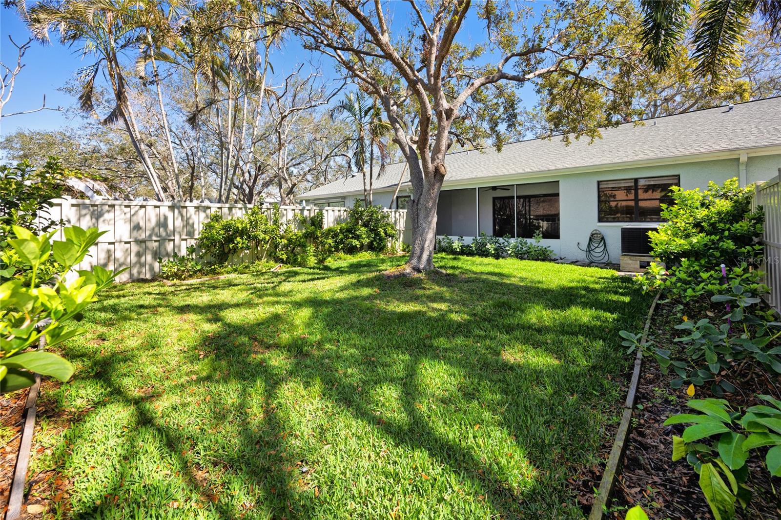 Image 36 of 65 For 944 San Carlos Court Ne