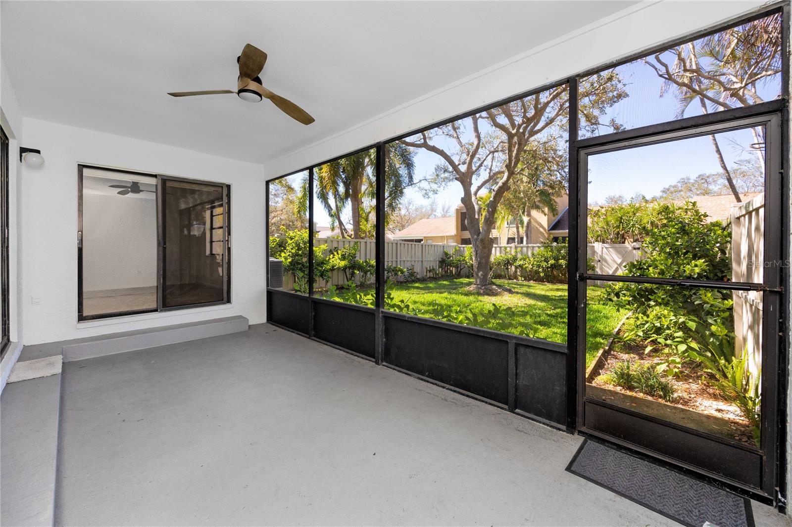 Image 4 of 65 For 944 San Carlos Court Ne