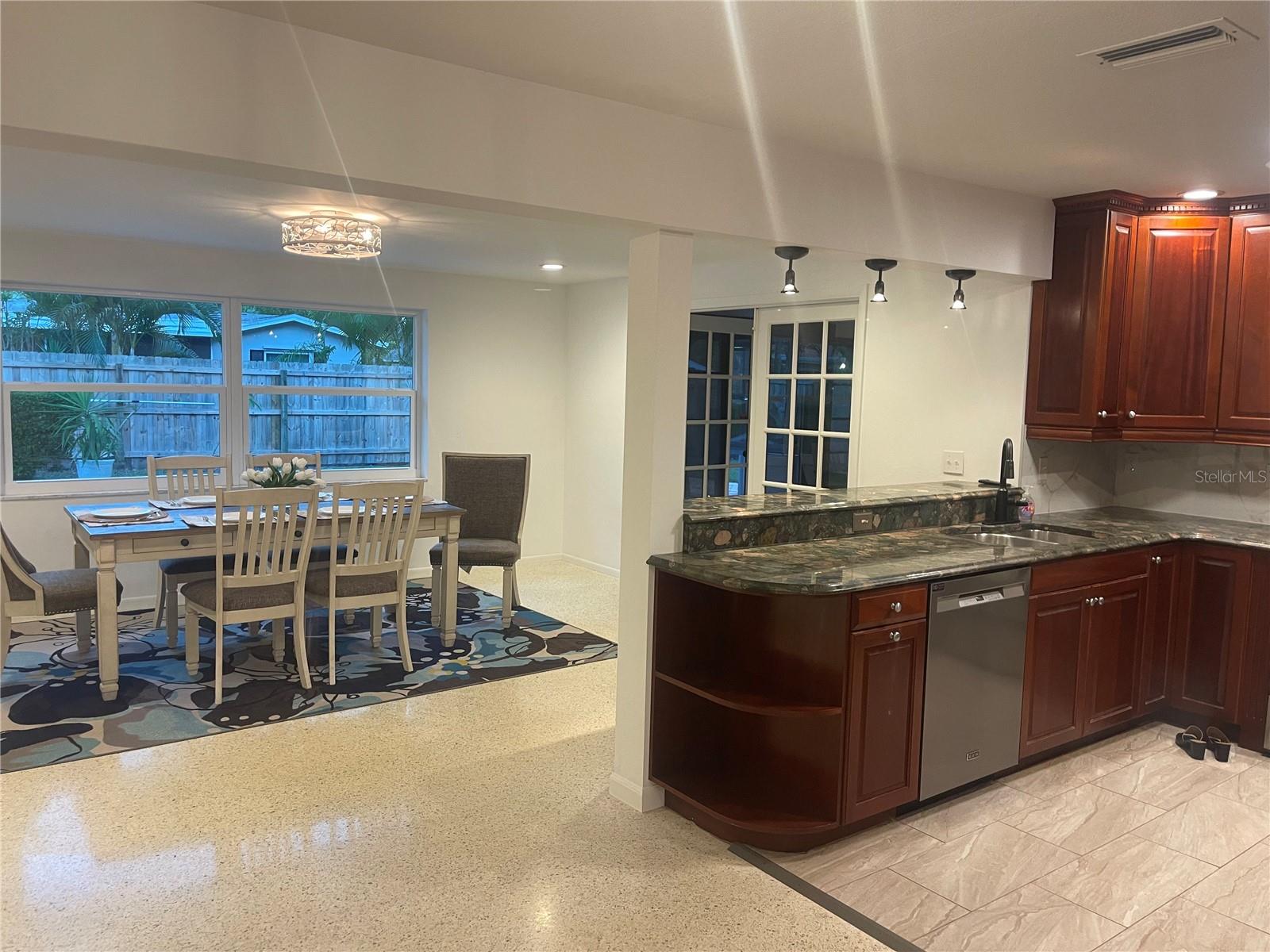 Image 2 of 33 For 2662 Oakbrook Drive