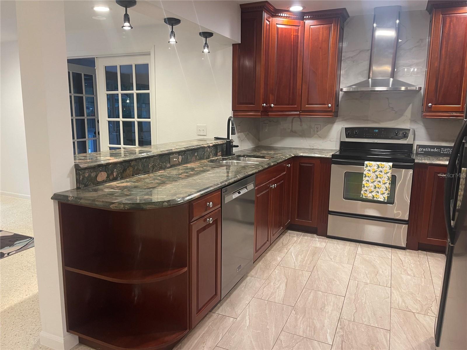 Image 3 of 33 For 2662 Oakbrook Drive