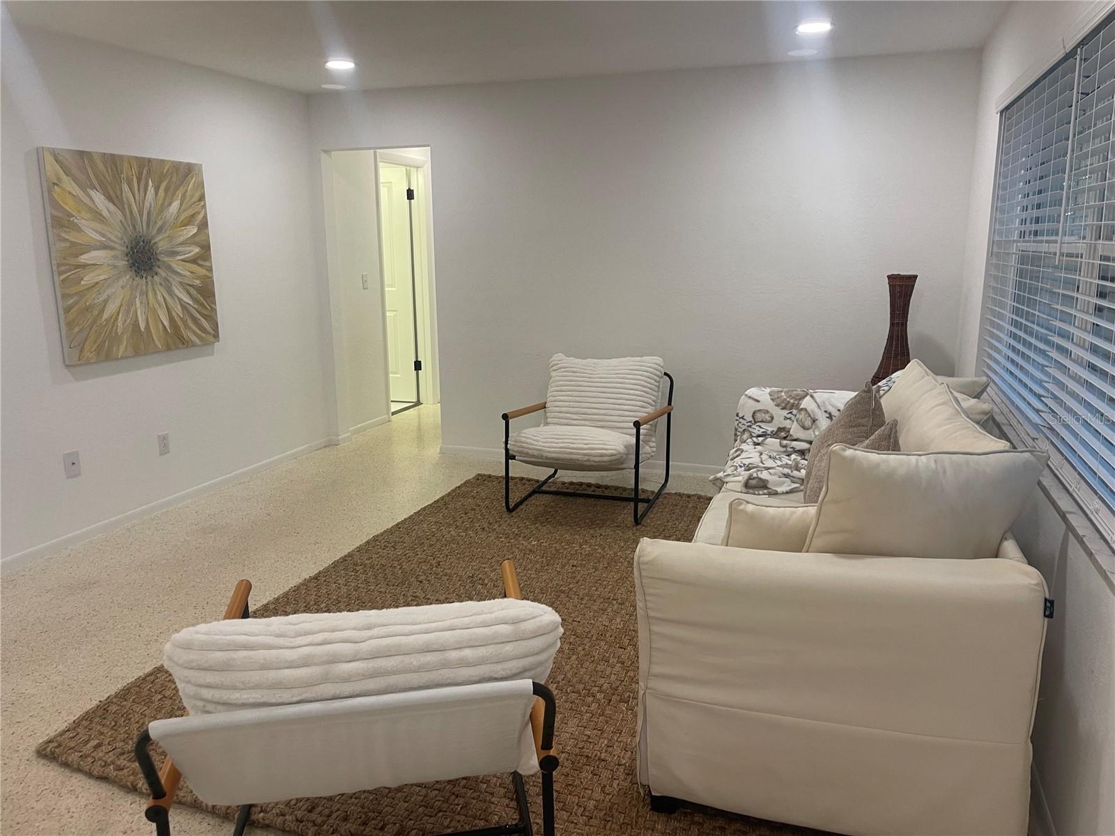 Image 4 of 33 For 2662 Oakbrook Drive