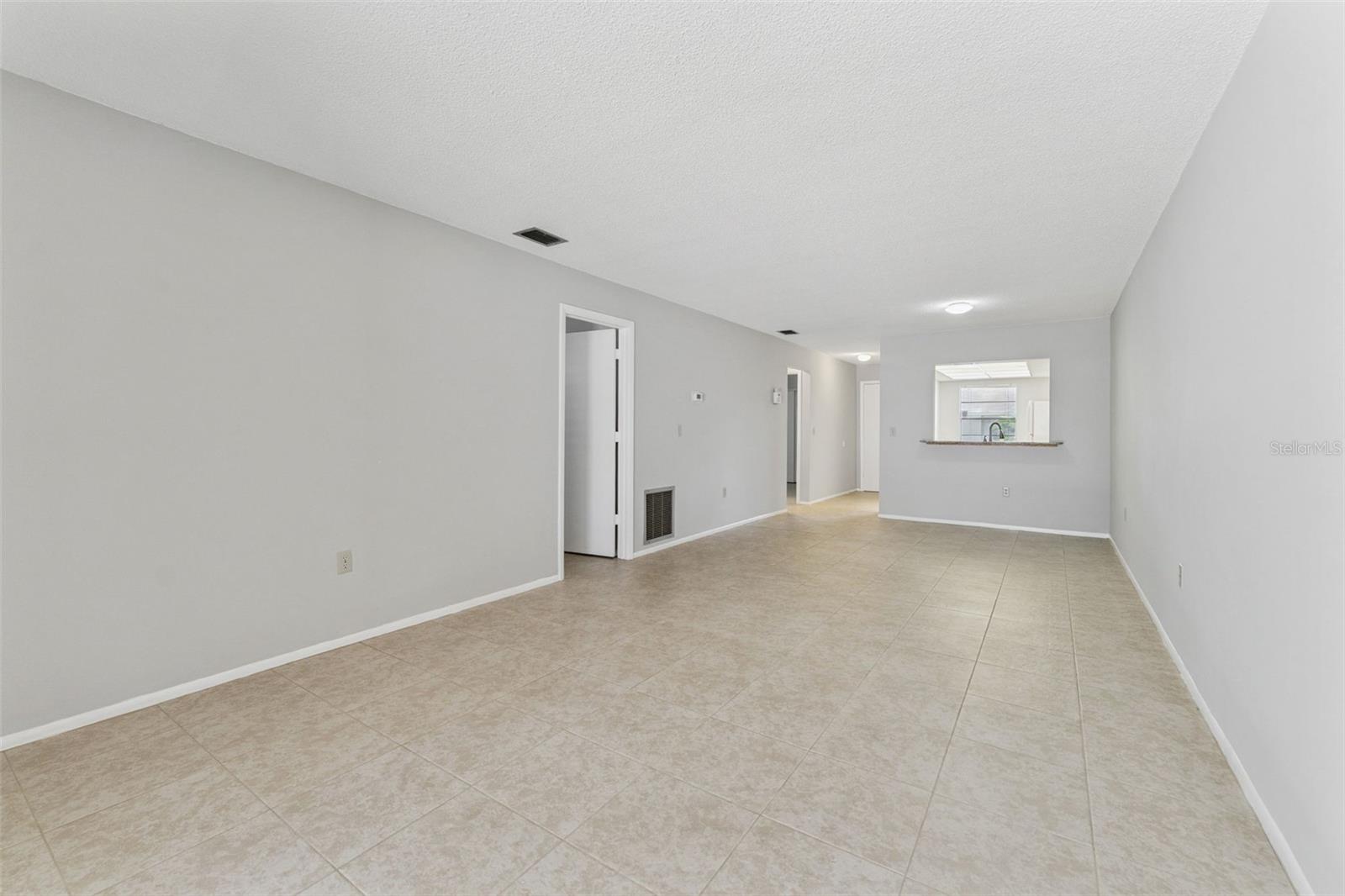 Image 12 of 31 For 2640 Woodgate Lane F6