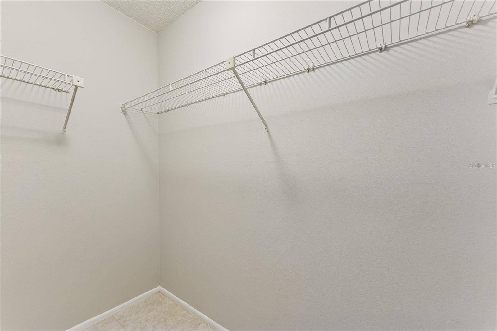 Image 15 of 31 For 2640 Woodgate Lane F6