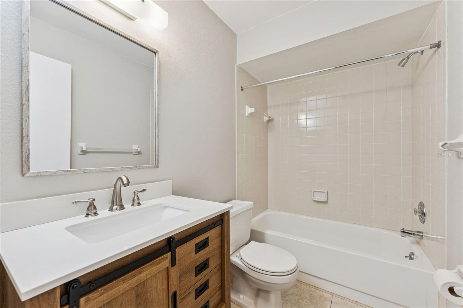 Image 20 of 31 For 2640 Woodgate Lane F6