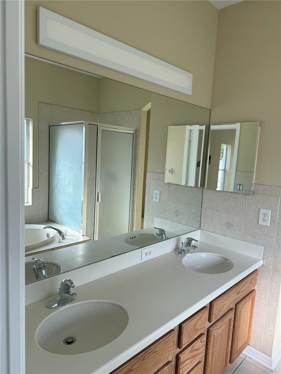 Image 7 of 25 For 9644 Jasmine Brook Circle
