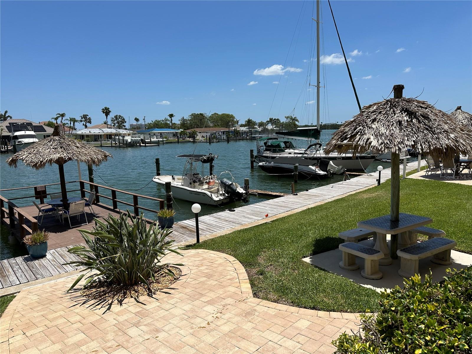 Image 22 of 48 For 51 Island Way 802