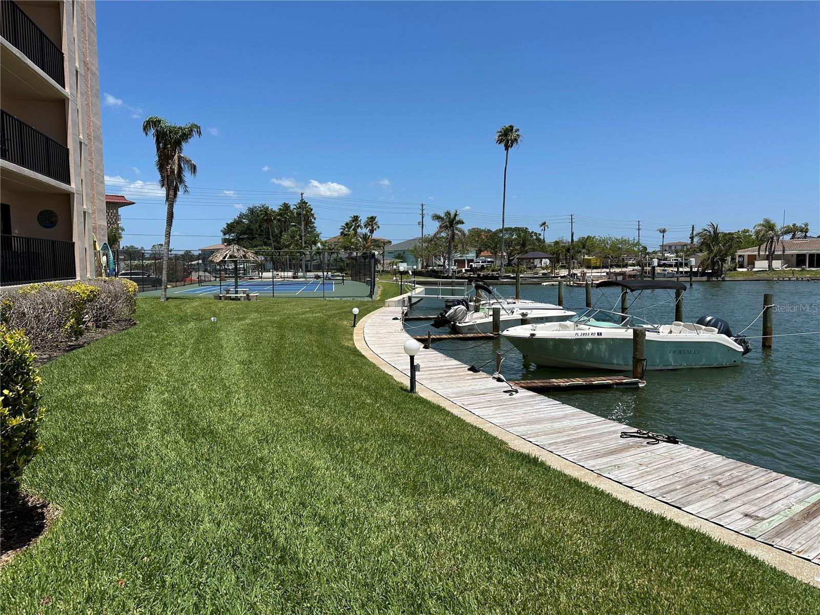 Image 23 of 48 For 51 Island Way 802