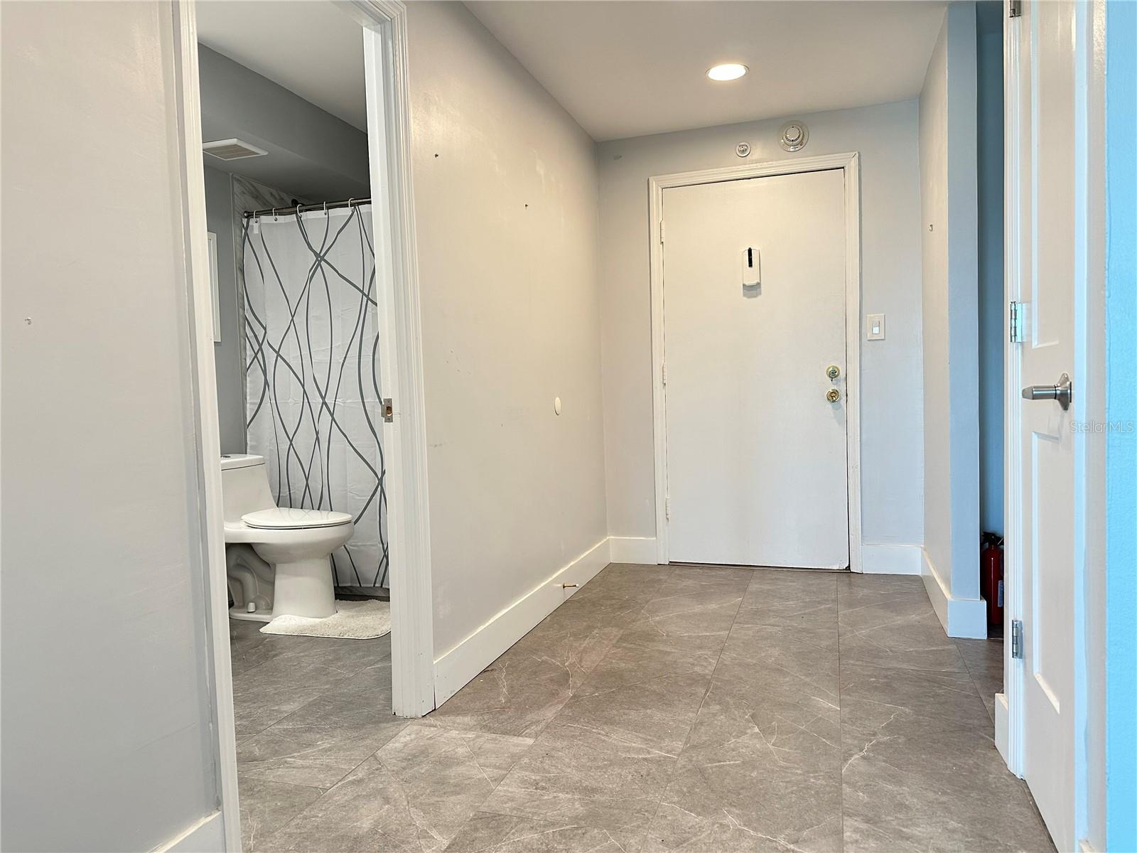 Image 8 of 48 For 51 Island Way 802