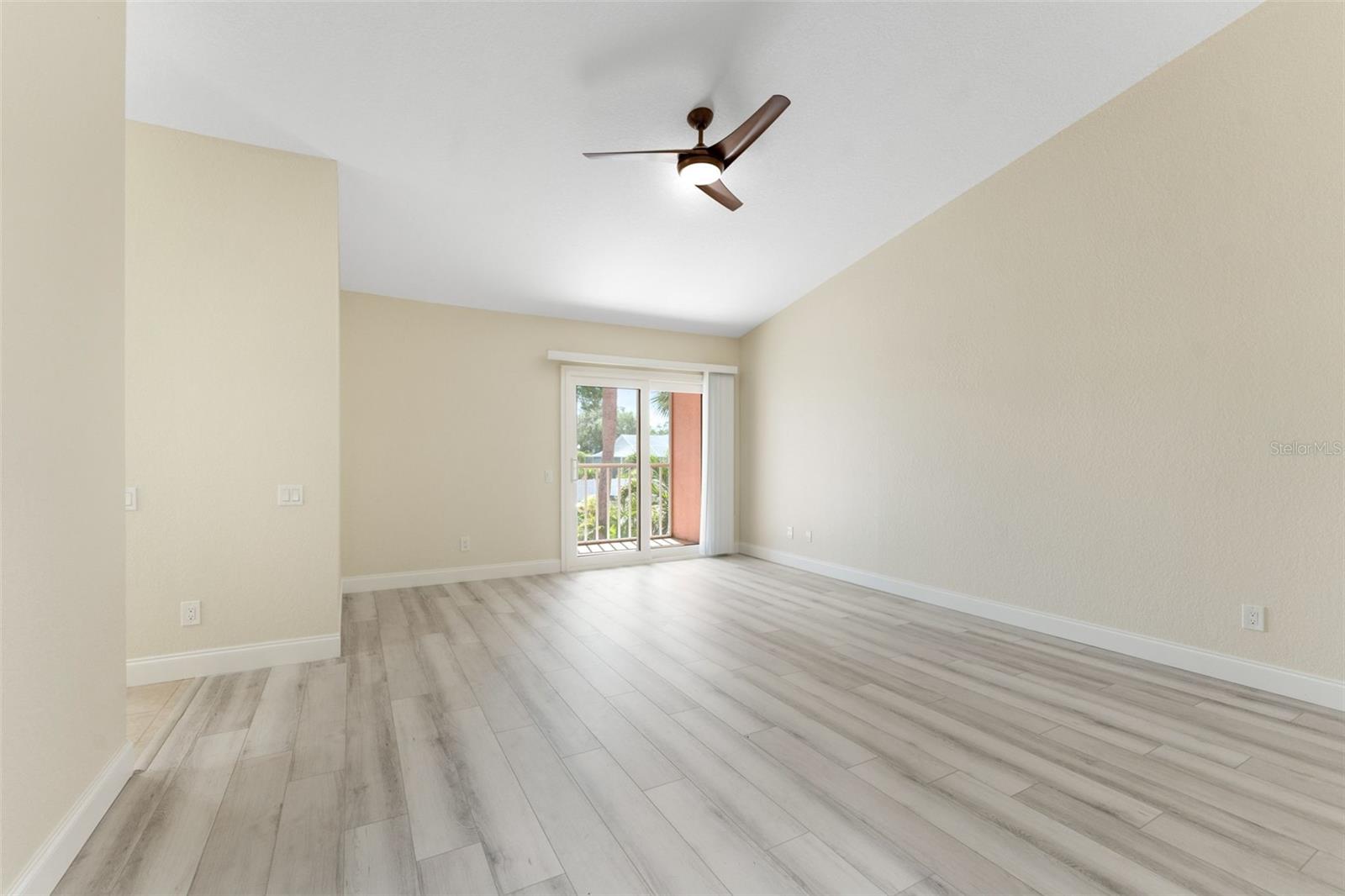 Image 19 of 55 For 14506 Alejo Court