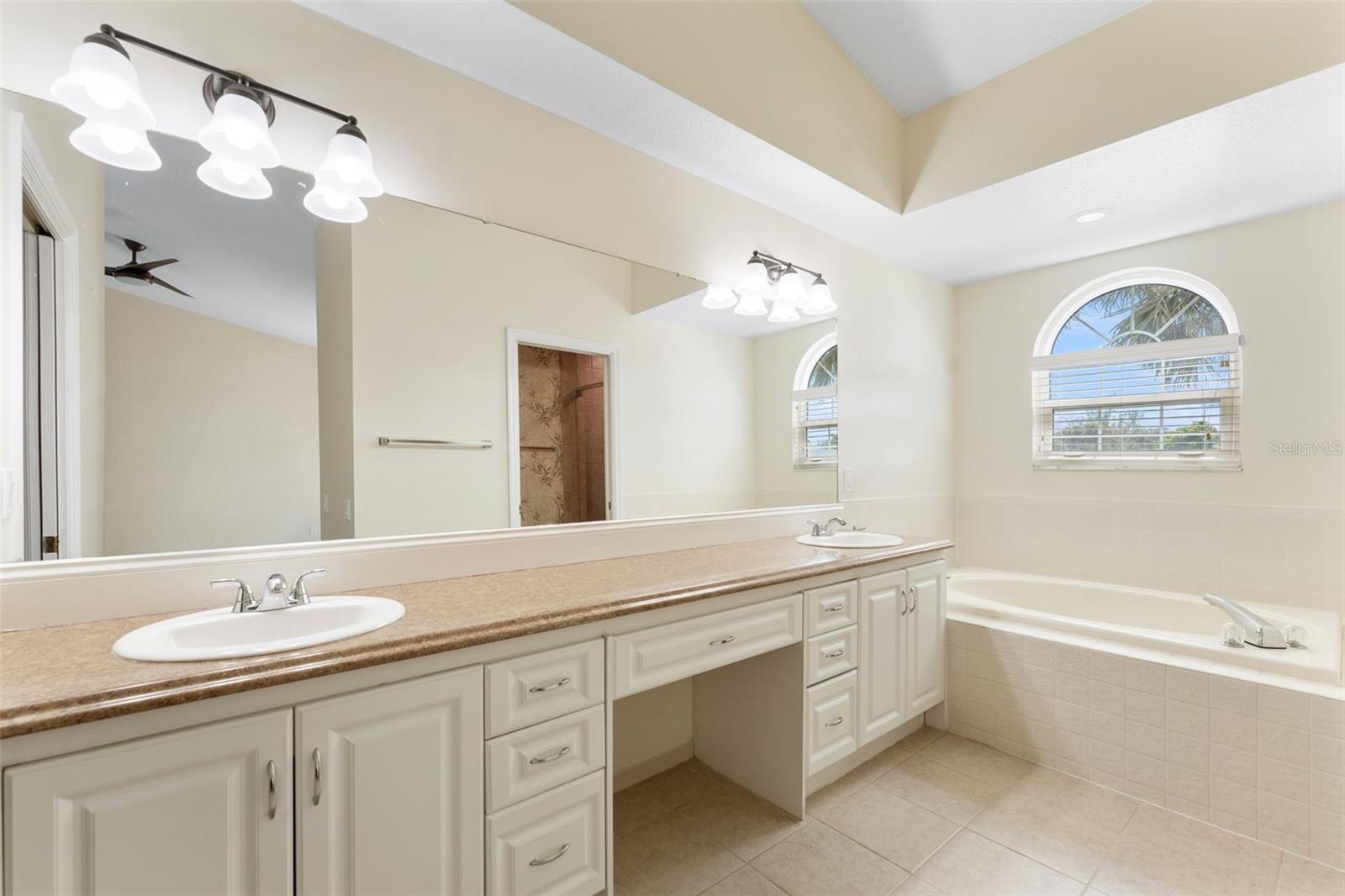 Image 21 of 55 For 14506 Alejo Court