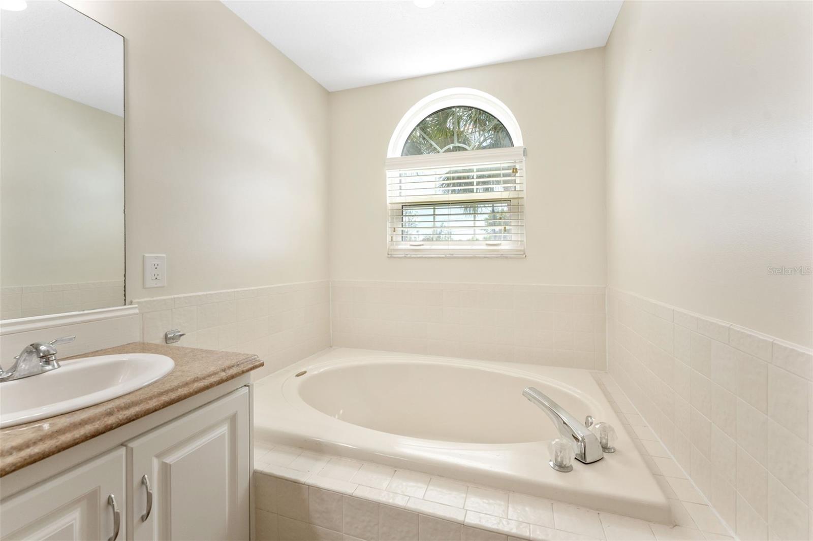 Image 22 of 55 For 14506 Alejo Court