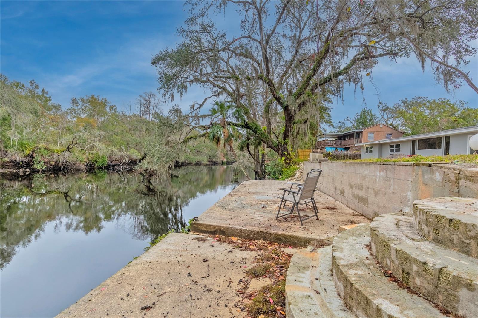 Image 3 of 16 For 11927 Riverhills Dr