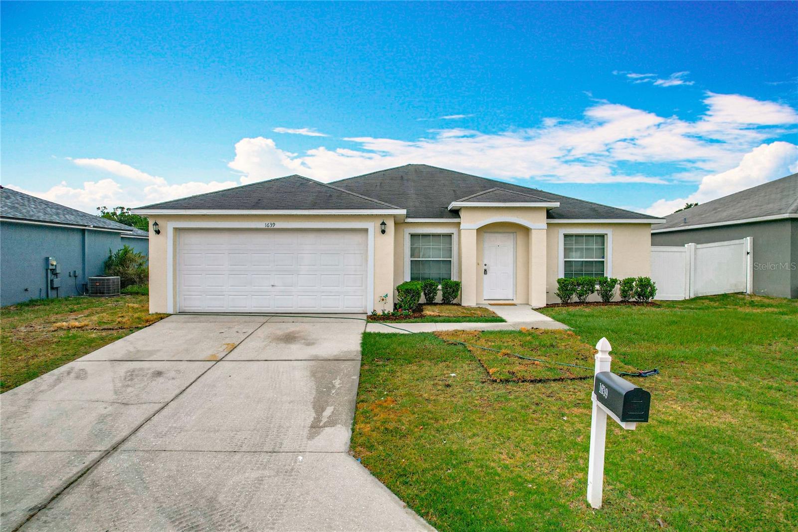 Details for 1639 Saddlehorn Drive, LAKELAND, FL 33810