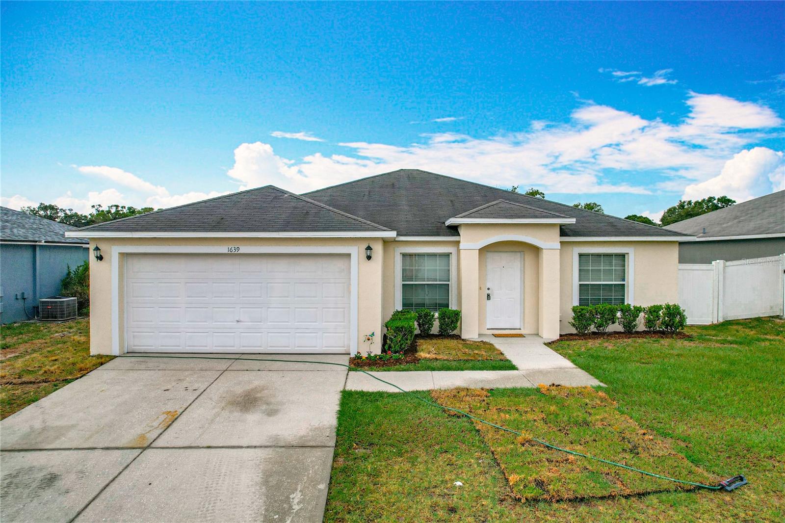 Image 2 of 49 For 1639 Saddlehorn Drive