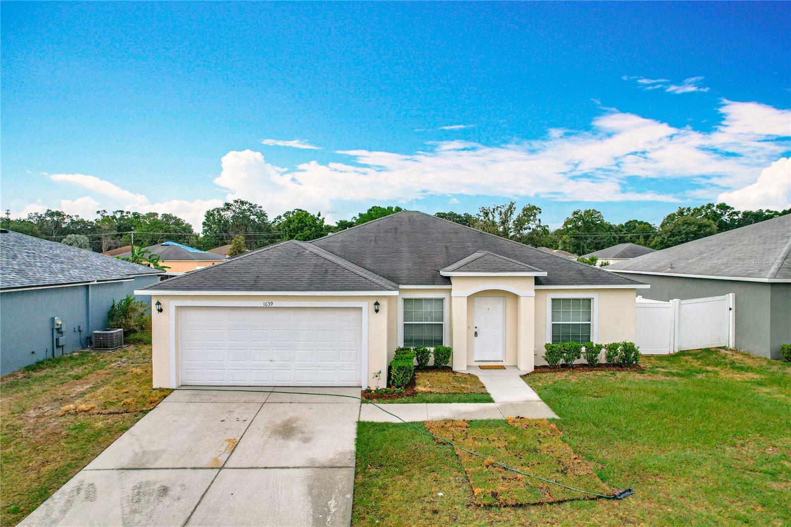 Image 4 of 49 For 1639 Saddlehorn Drive