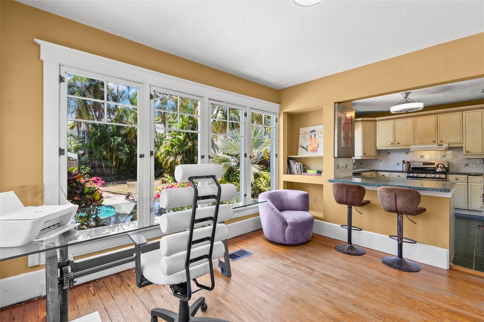 Image 13 of 47 For 146 8th Avenue Ne