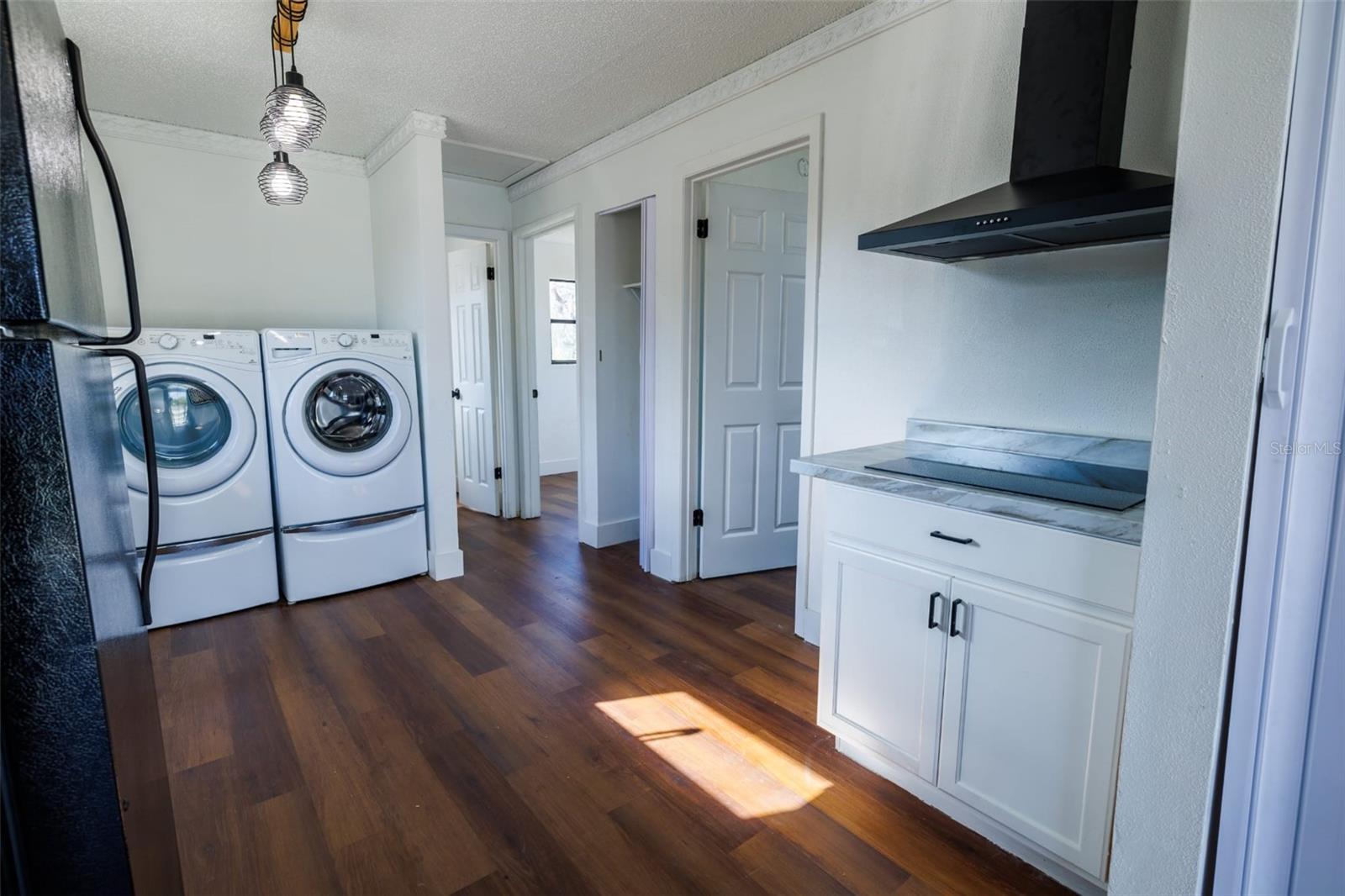Listing photo id 8 for 9706 22nd Street
