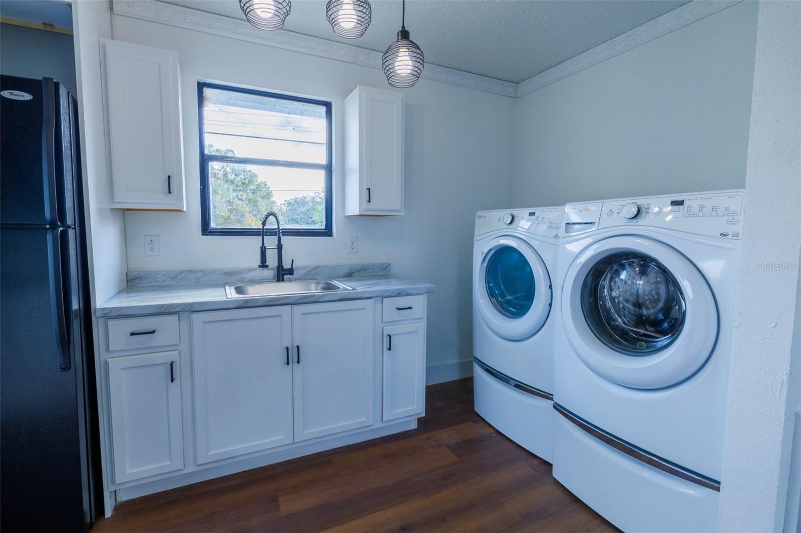 Listing photo id 9 for 9706 22nd Street