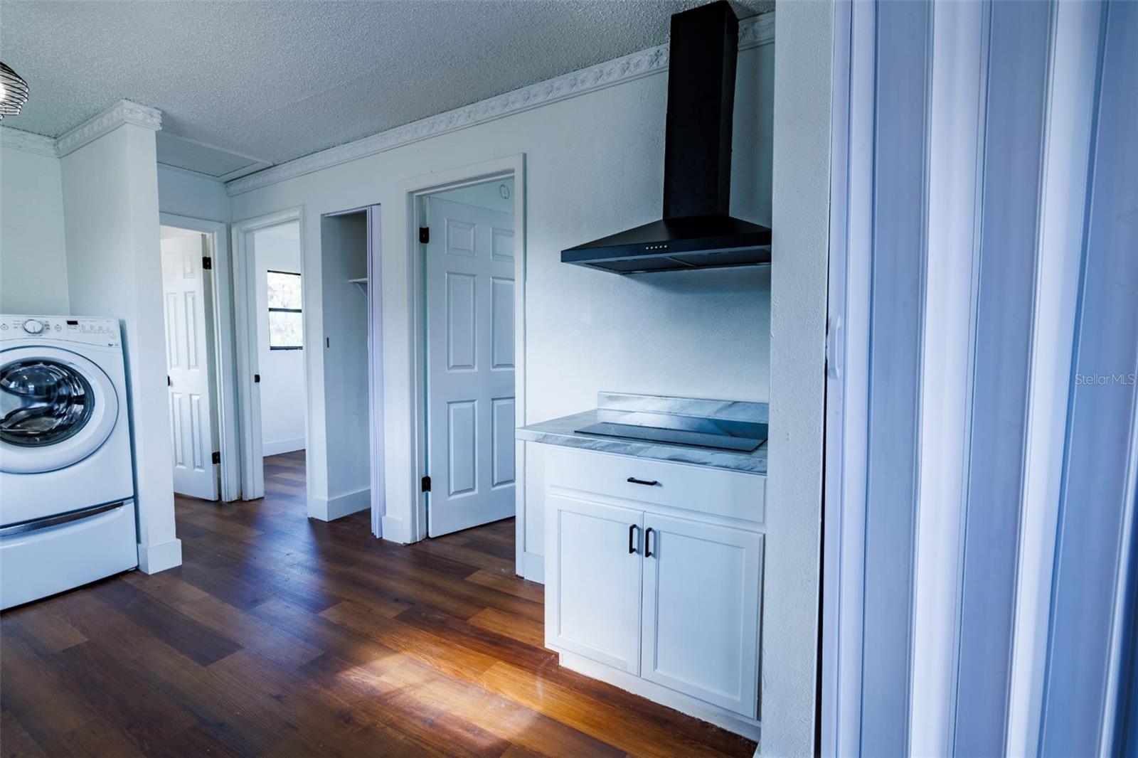 Listing photo id 11 for 9706 22nd Street