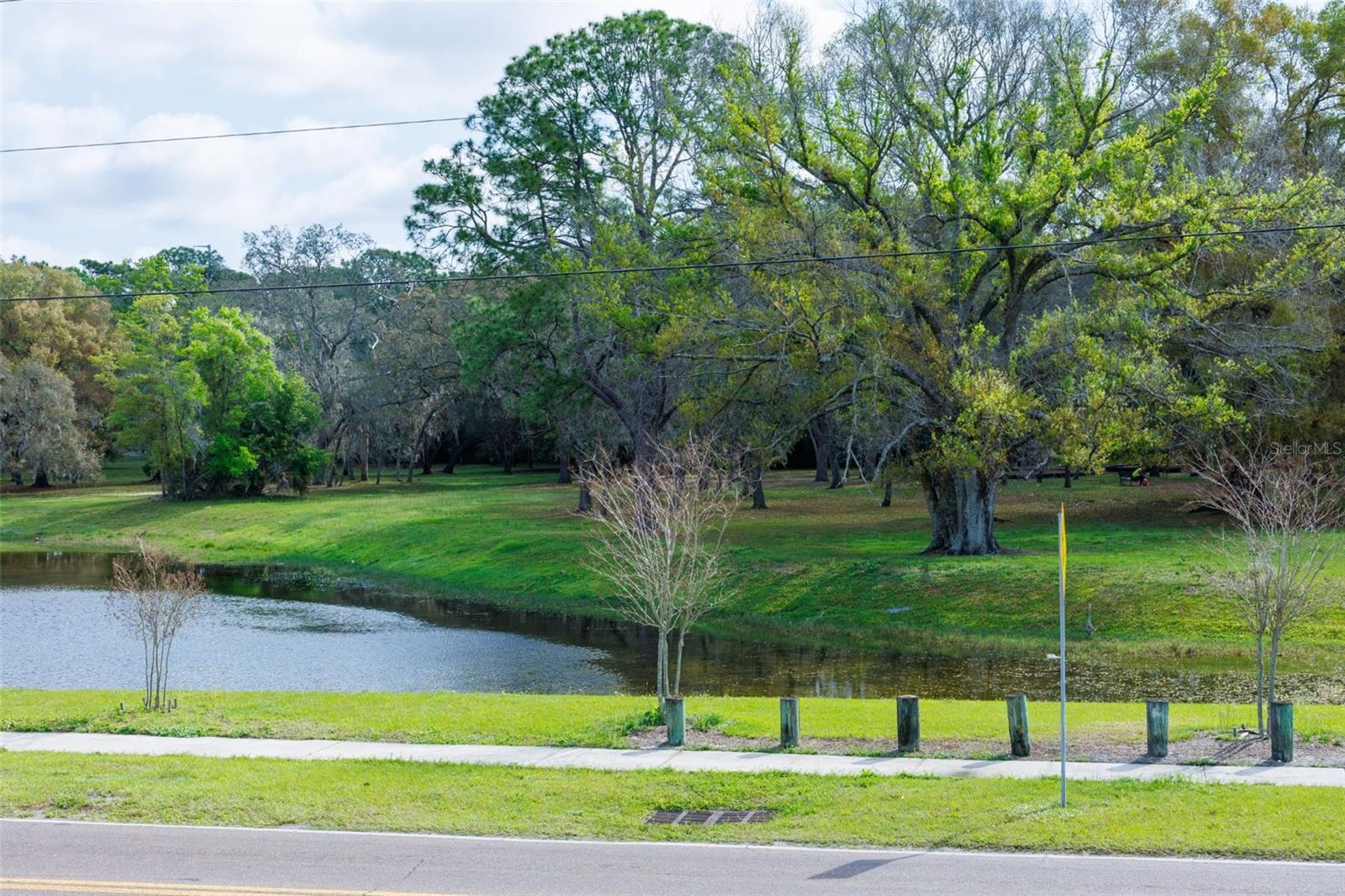 Listing photo id 23 for 9706 22nd Street
