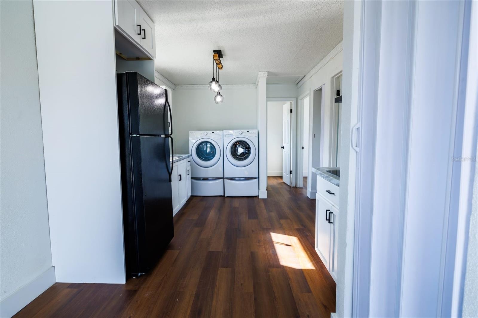 Listing photo id 7 for 9706 22nd Street