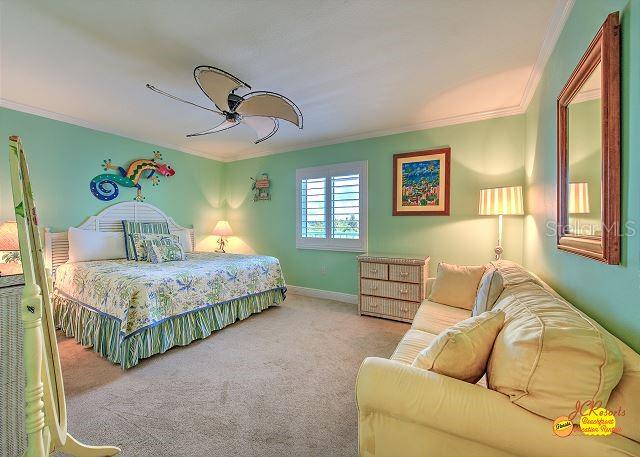 Image 6 of 13 For 18500 Gulf Boulevard 406