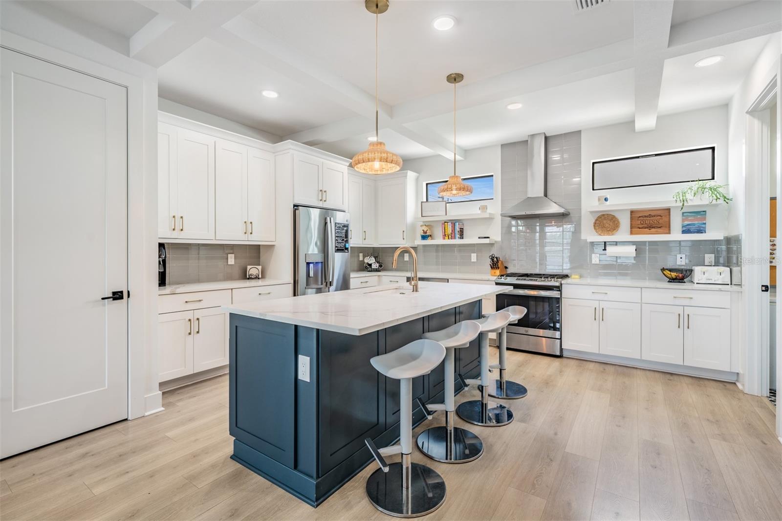 Image 11 of 43 For 6904 Macdill Avenue 1