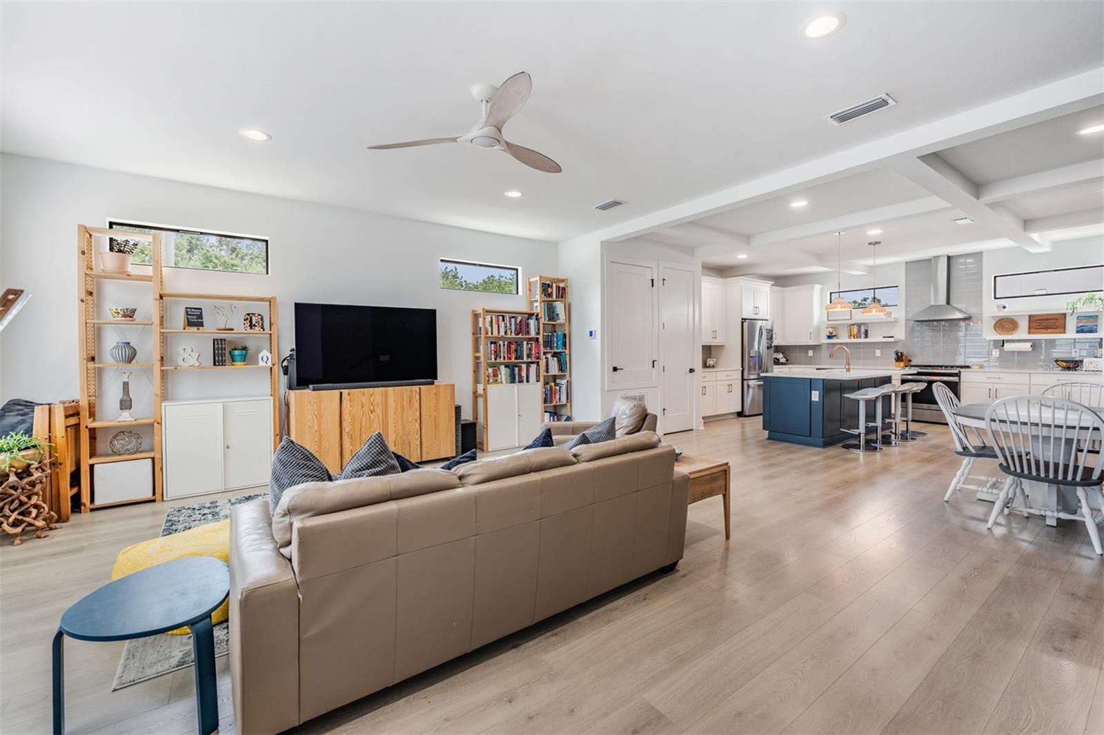 Image 14 of 43 For 6904 Macdill Avenue 1