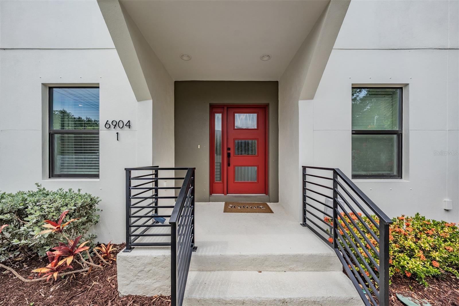 Image 3 of 43 For 6904 Macdill Avenue 1