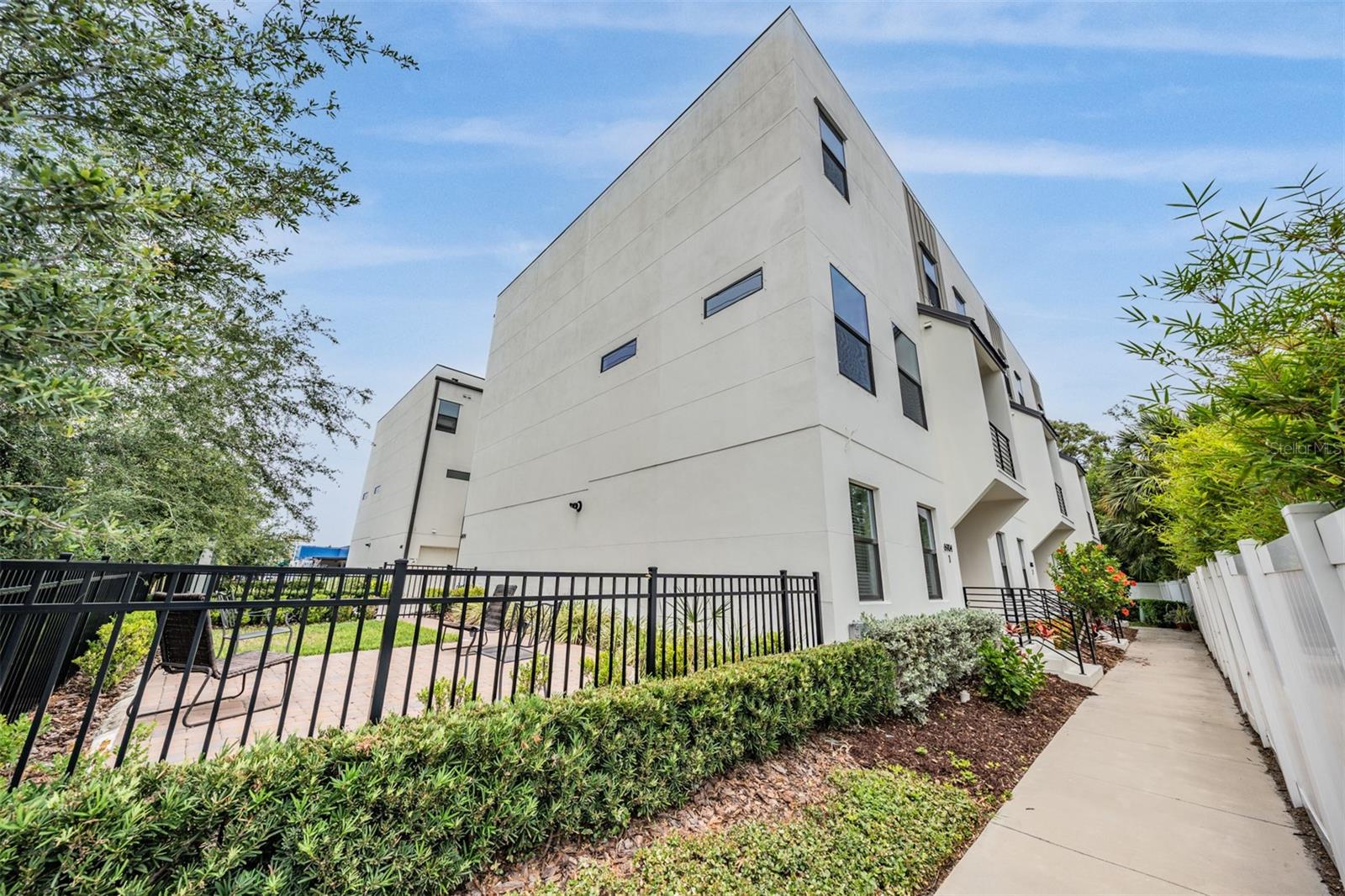 Image 30 of 43 For 6904 Macdill Avenue 1