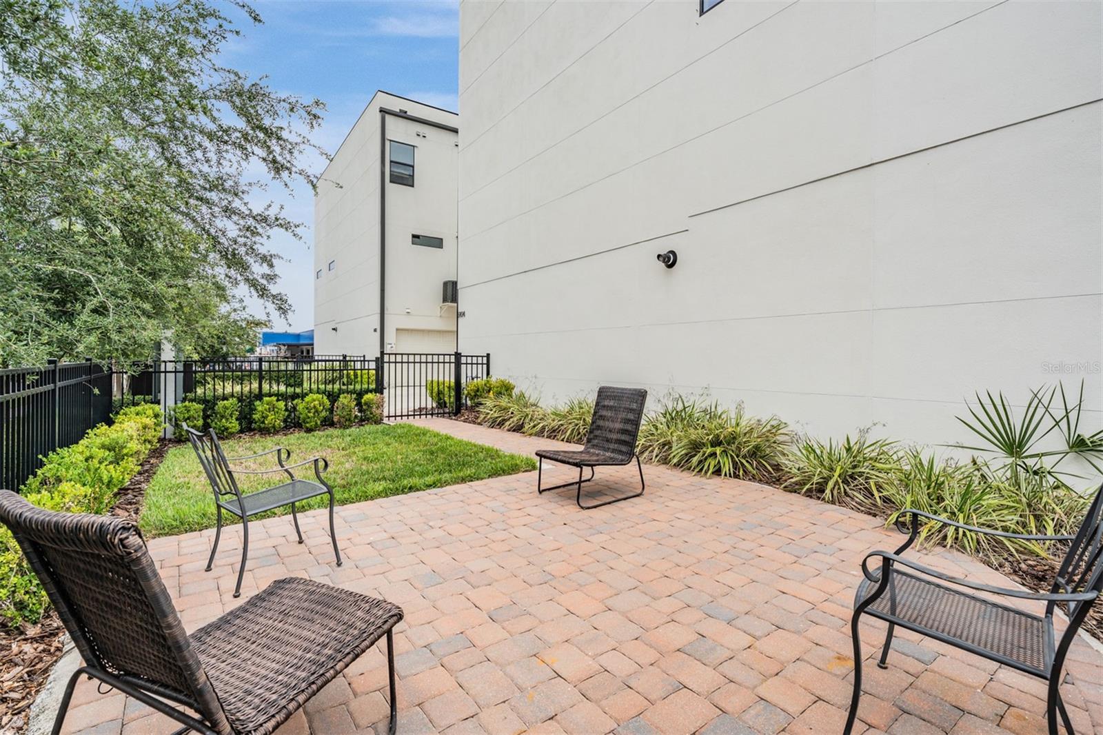 Image 32 of 43 For 6904 Macdill Avenue 1