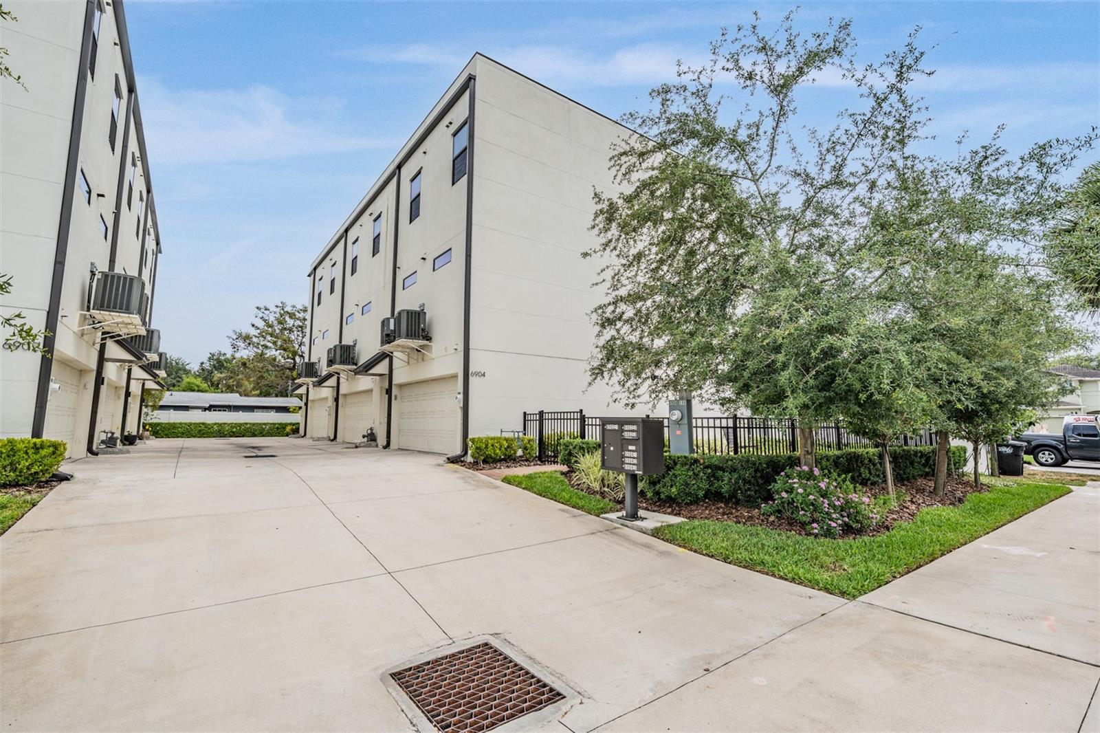 Image 36 of 43 For 6904 Macdill Avenue 1