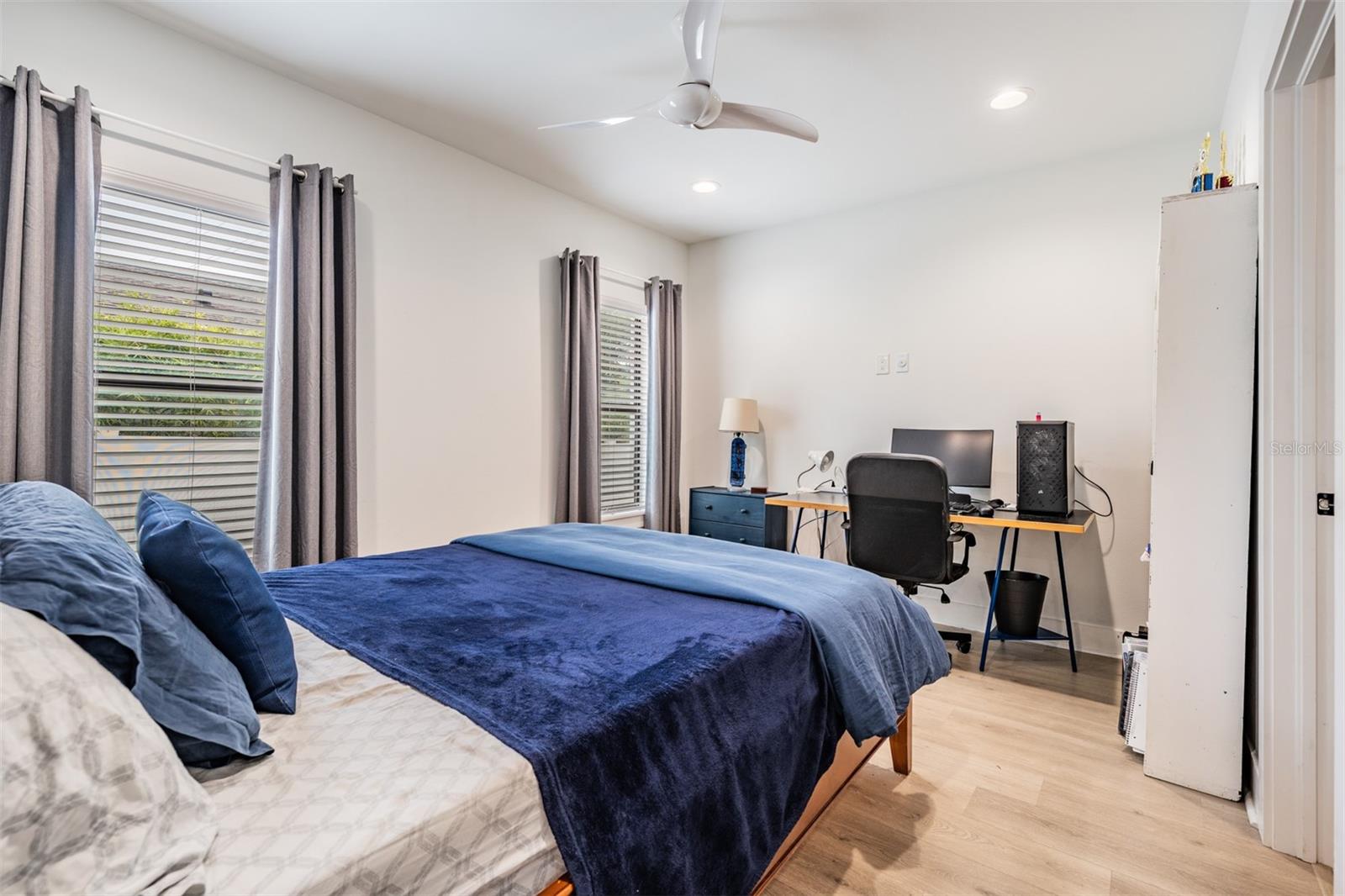 Image 5 of 43 For 6904 Macdill Avenue 1