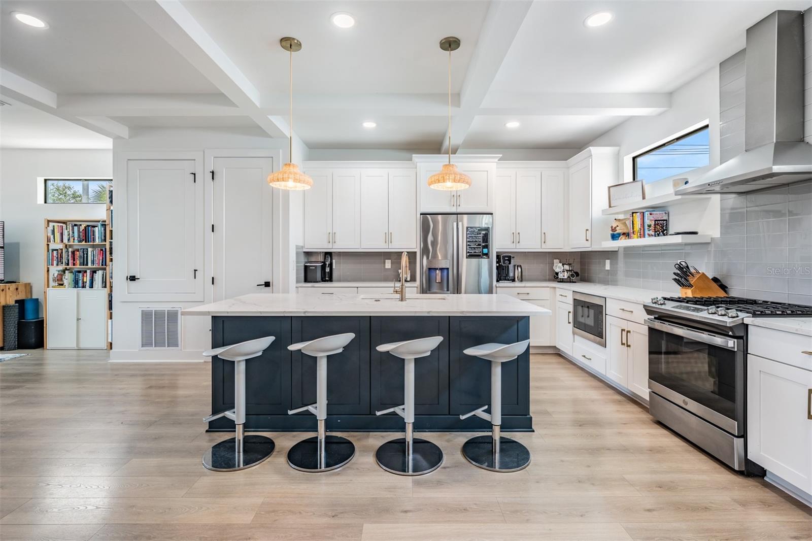 Image 9 of 43 For 6904 Macdill Avenue 1