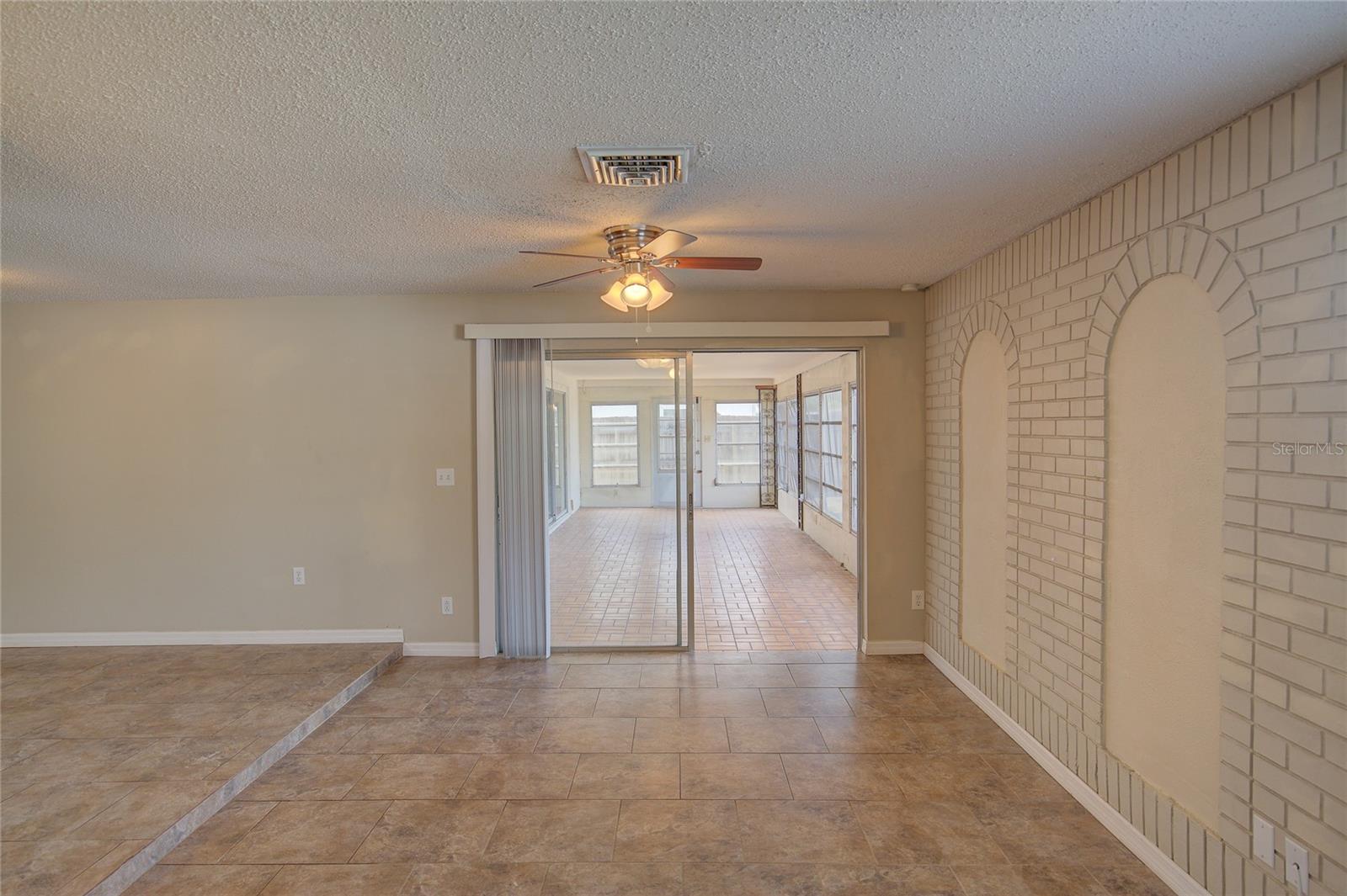 Image 13 of 31 For 2105 Sugarbush Drive