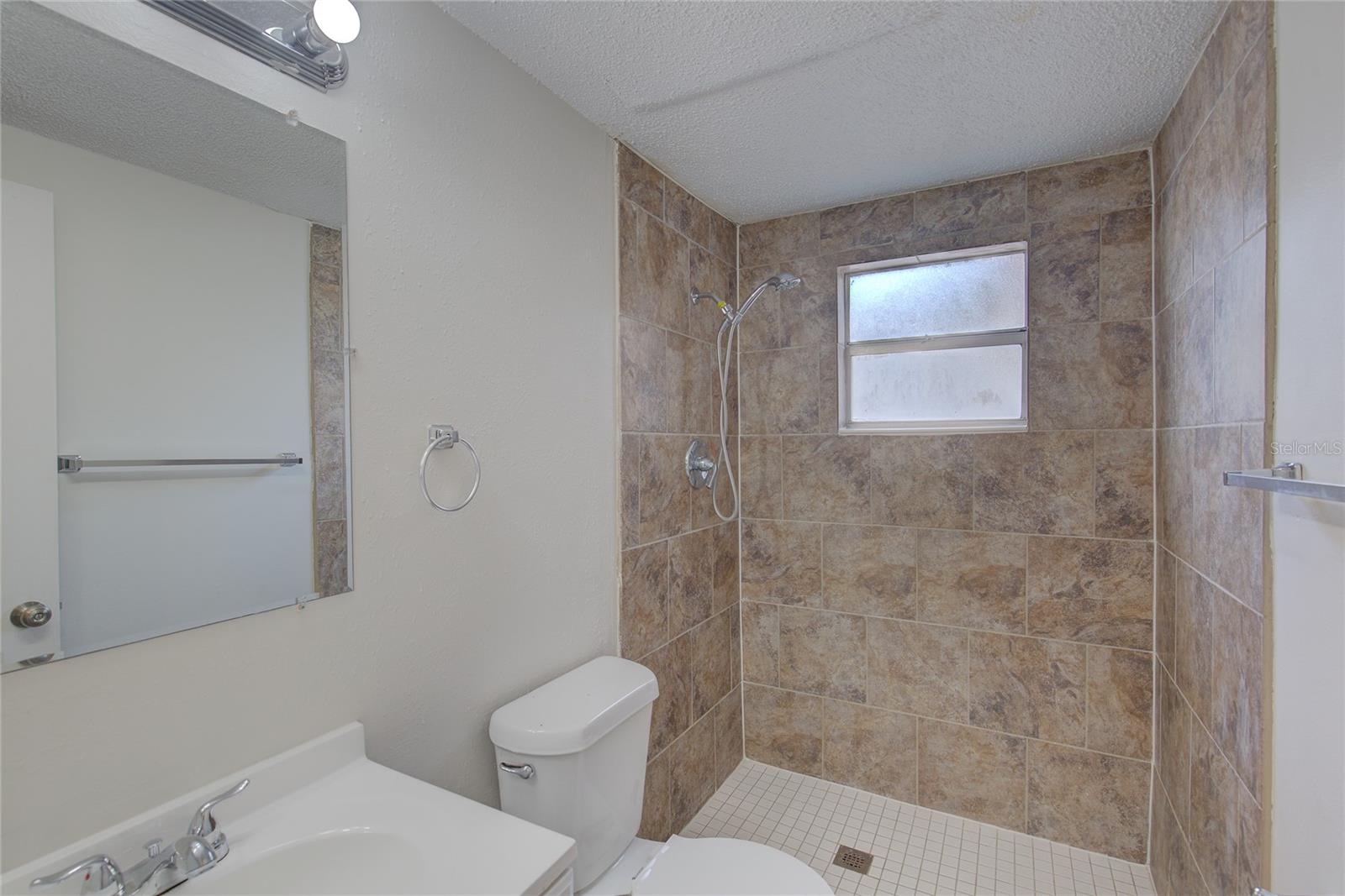 Image 23 of 31 For 2105 Sugarbush Drive