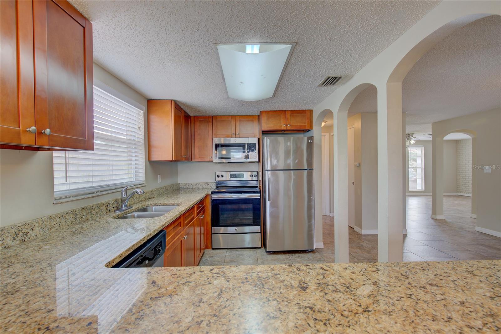 Image 6 of 31 For 2105 Sugarbush Drive