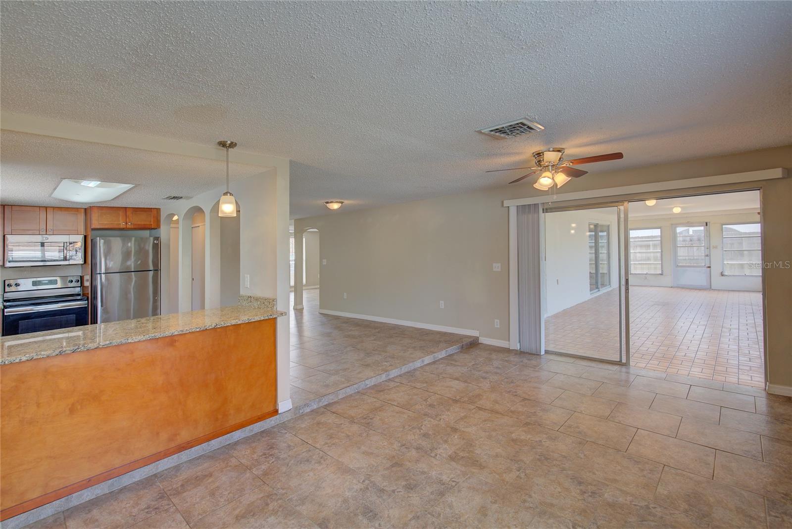 Image 9 of 31 For 2105 Sugarbush Drive